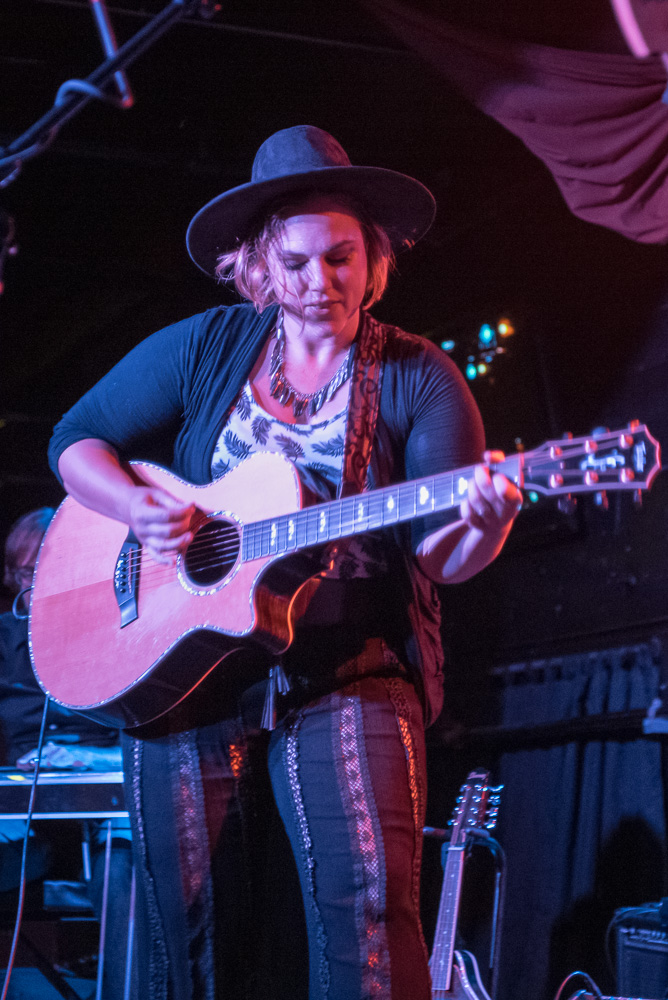 Elke Robitaille, Dante's, photo by Miss Ellanea