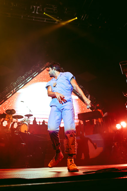 Young the Giant, WaMu Theater, photo by Sydnie Kobza