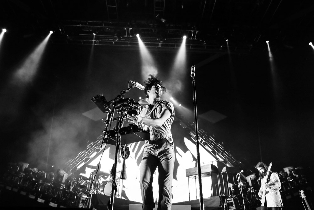 Young the Giant, WaMu Theater, photo by Sydnie Kobza