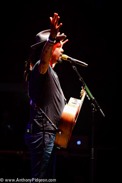 Michael Franti, Edgefield Amphitheater, photo by Anthony Pidgeon