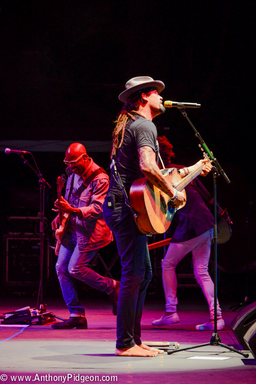 Michael Franti, Edgefield Amphitheater, photo by Anthony Pidgeon