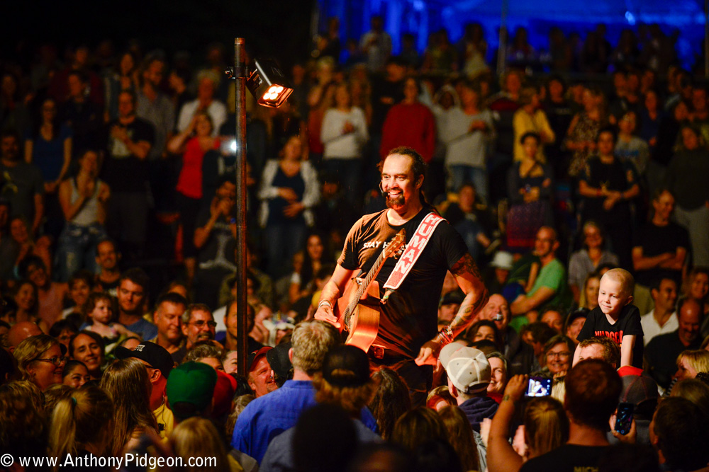 Michael Franti, Edgefield Amphitheater, photo by Anthony Pidgeon