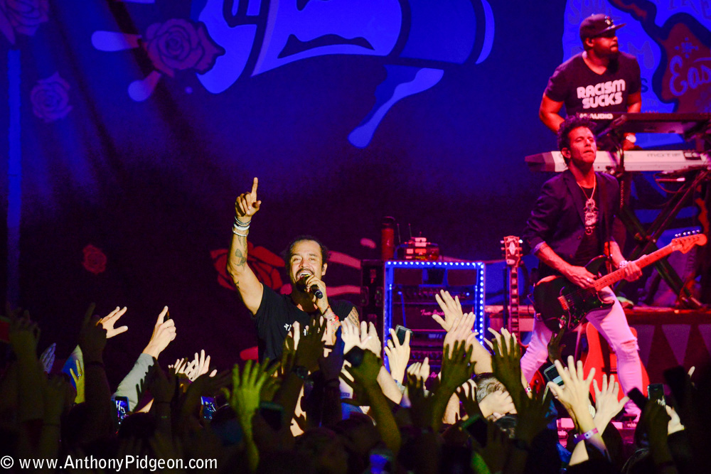 Michael Franti, Edgefield Amphitheater, photo by Anthony Pidgeon