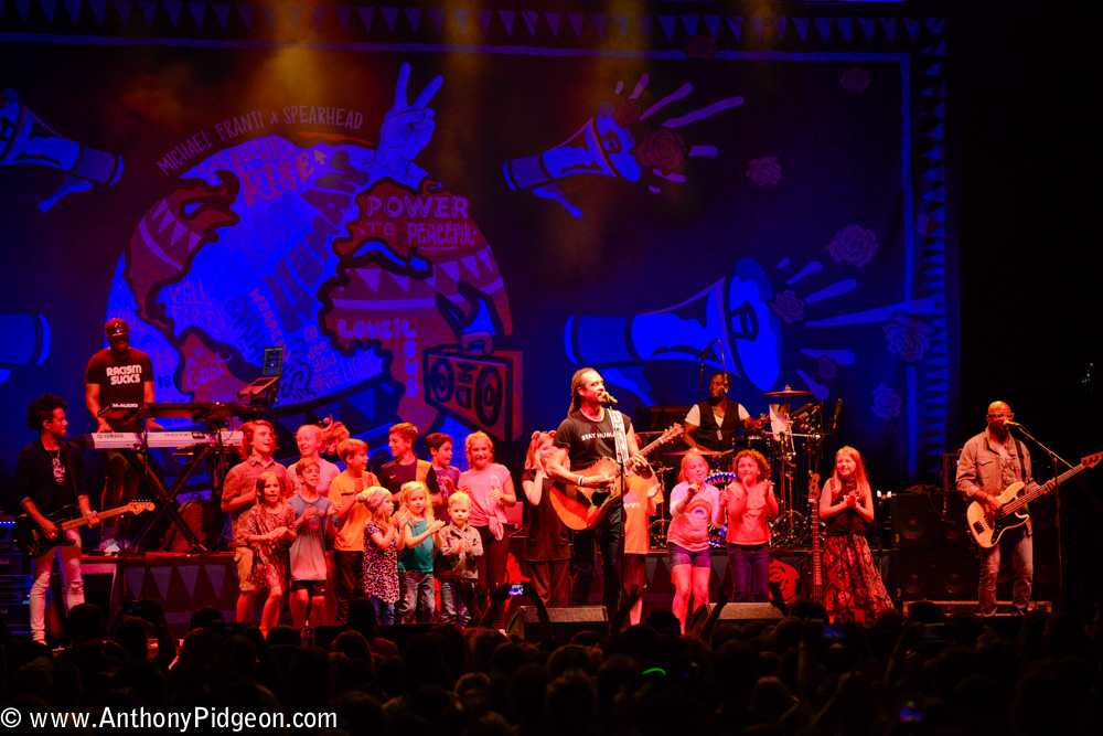 Michael Franti, Edgefield Amphitheater, photo by Anthony Pidgeon