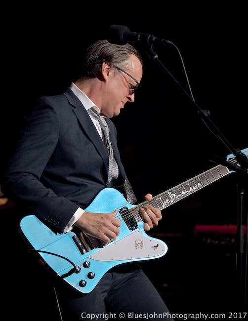 Joe Bonamassa, Arlene Schnitzer Concert Hall, Portland'5 Centers for the Arts, photo by John Alcala