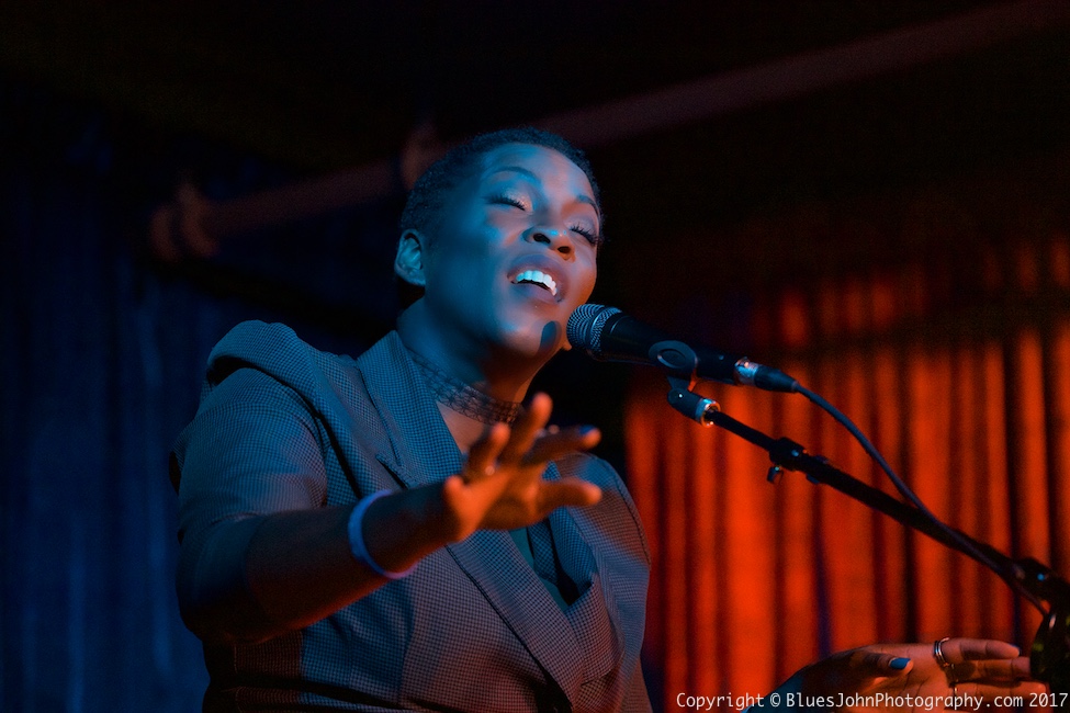 Liv Warfield, Jack London Revue, photo by John Alcala
