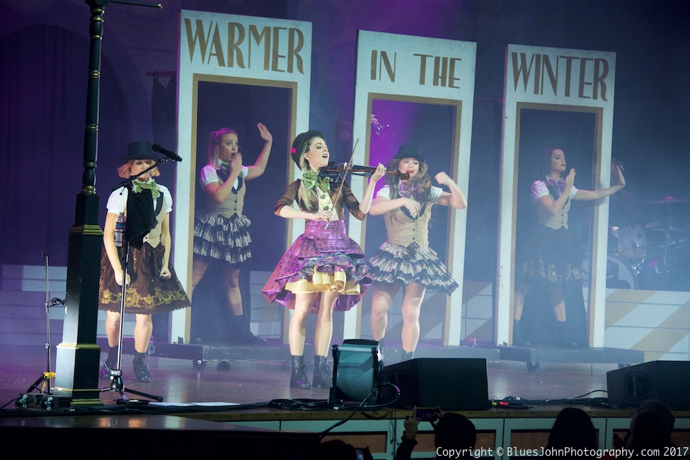 Lindsey Stirling, Arlene Schnitzer Concert Hall, photo by John Alcala