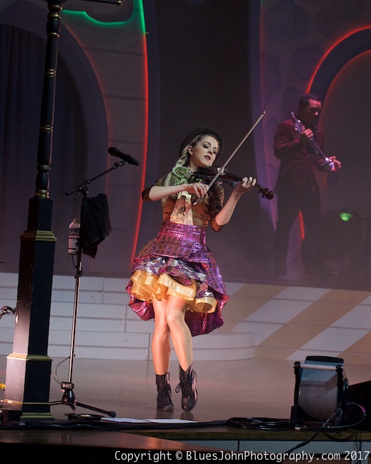 Lindsey Stirling, Arlene Schnitzer Concert Hall, photo by John Alcala