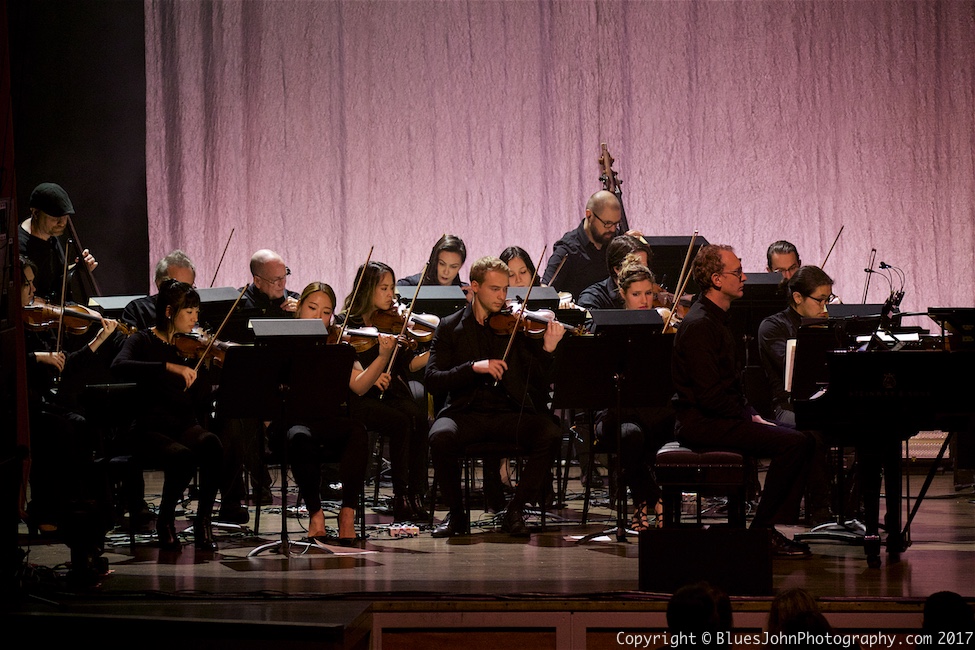 Evanescence, Arlene Schnitzer Concert Hall, Portland'5 Centers for the Arts, photo by John Alcala
