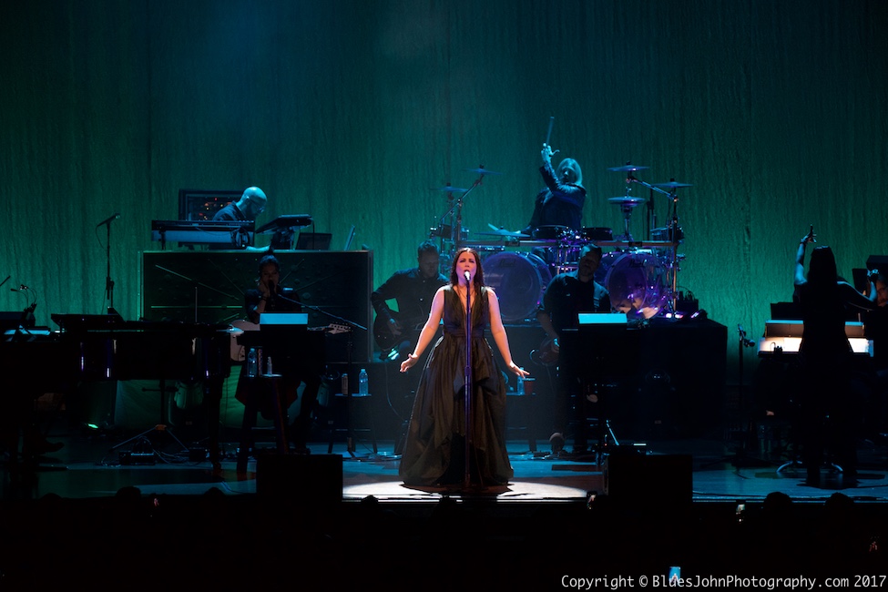 Evanescence, Arlene Schnitzer Concert Hall, Portland'5 Centers for the Arts, photo by John Alcala