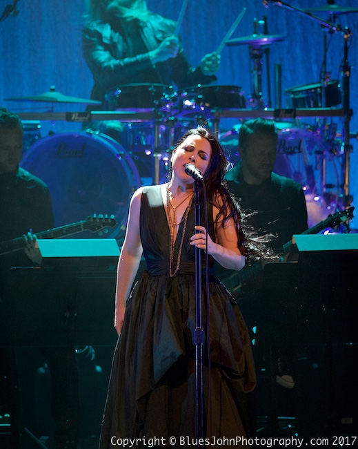 Evanescence, Arlene Schnitzer Concert Hall, Portland'5 Centers for the Arts, photo by John Alcala