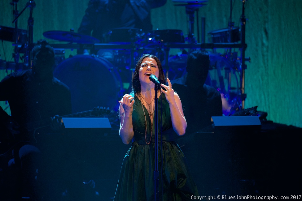 Evanescence, Arlene Schnitzer Concert Hall, Portland'5 Centers for the Arts, photo by John Alcala