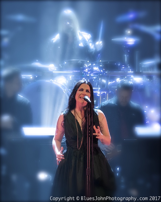 Evanescence, Arlene Schnitzer Concert Hall, Portland'5 Centers for the Arts, photo by John Alcala
