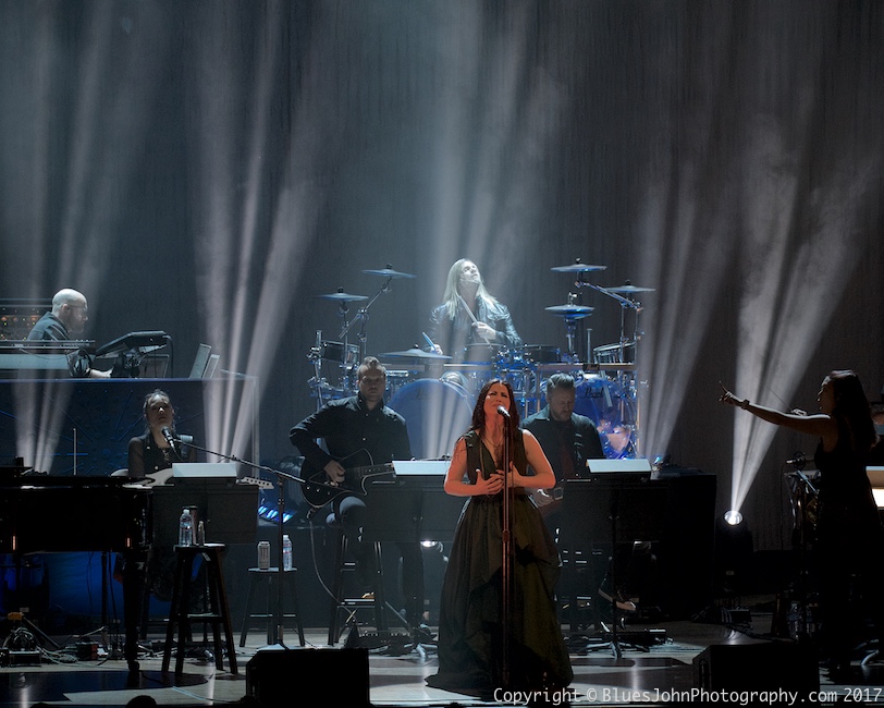 Evanescence, Arlene Schnitzer Concert Hall, Portland'5 Centers for the Arts, photo by John Alcala
