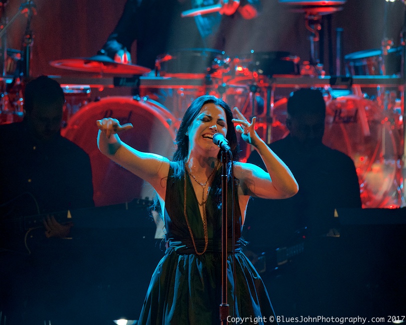 Evanescence, Arlene Schnitzer Concert Hall, Portland'5 Centers for the Arts, photo by John Alcala
