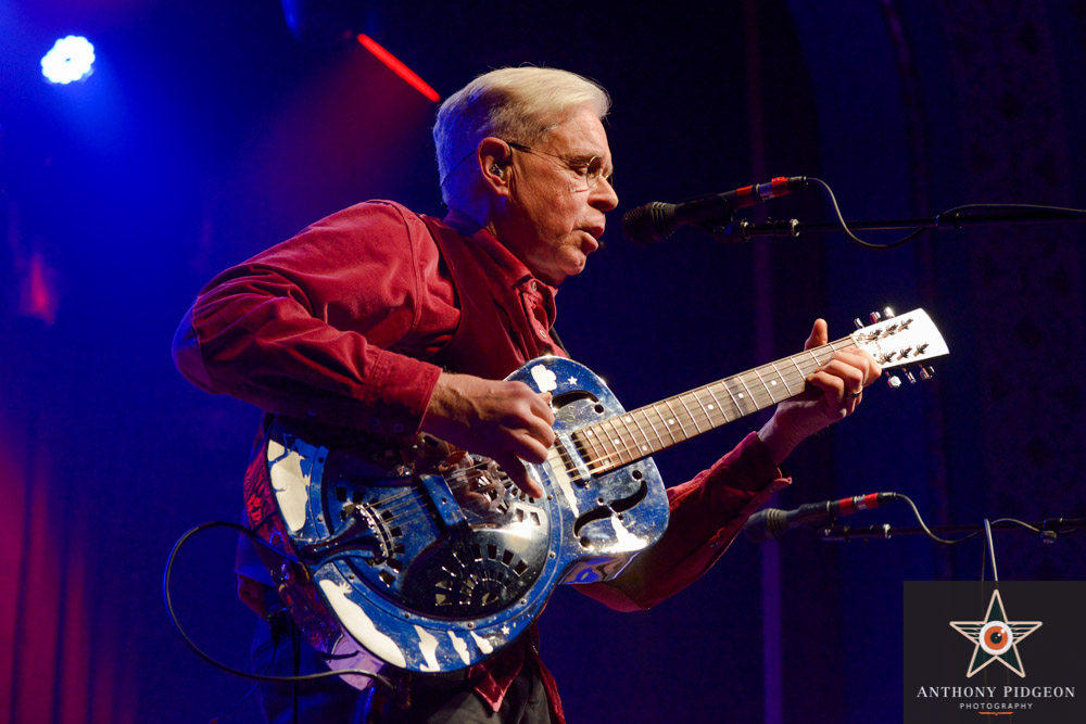 Bruce Cockburn, Aladdin Theater, photo by Anthony Pidgeon