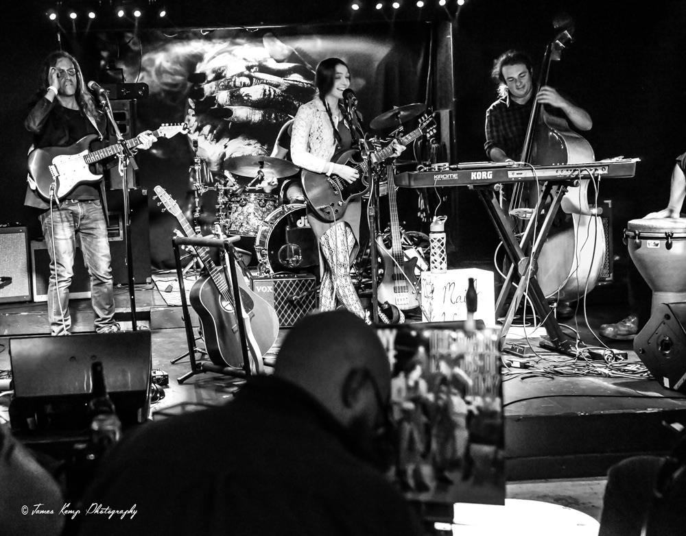 Maiah Wynne, The Analog Cafe [CLOSED], photo by James Kemp