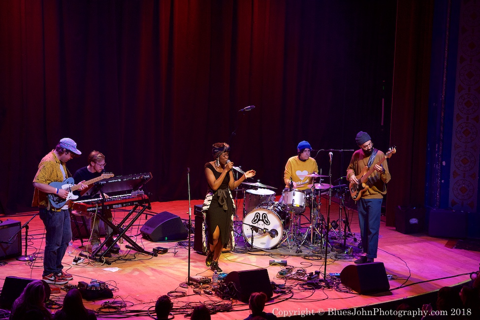 Bells Atlas, Aladdin Theater, photo by John Alcala