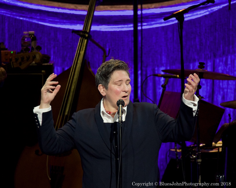 k.d. lang, Arlene Schnitzer Concert Hall, Portland'5 Centers for the Arts, photo by John Alcala