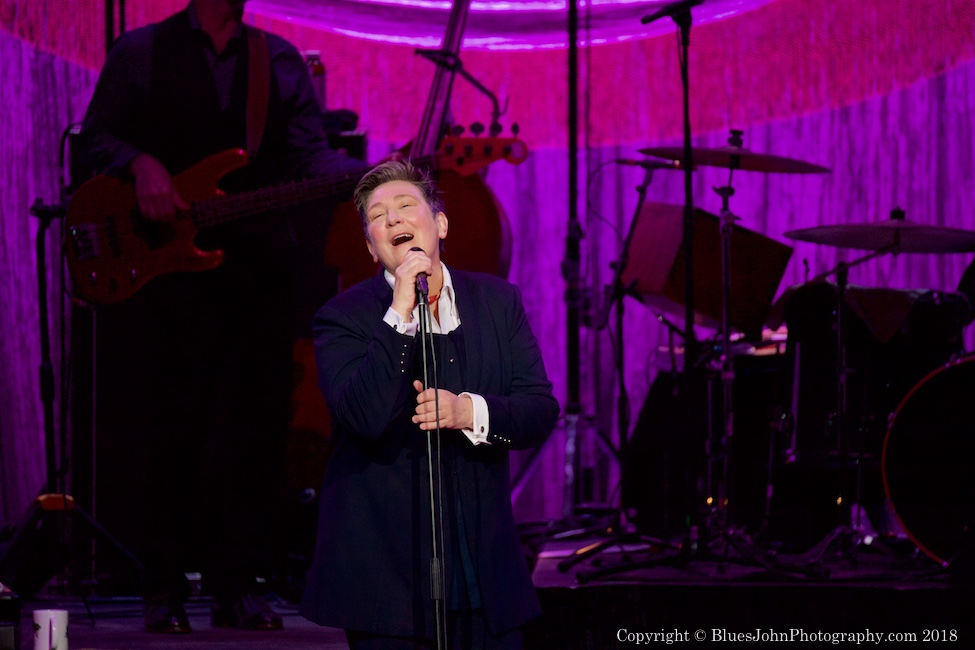 k.d. lang, Arlene Schnitzer Concert Hall, Portland'5 Centers for the Arts, photo by John Alcala