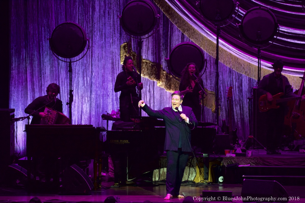k.d. lang, Arlene Schnitzer Concert Hall, Portland'5 Centers for the Arts, photo by John Alcala
