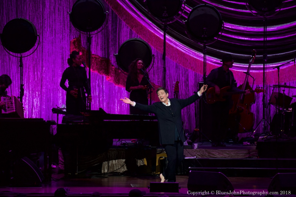 k.d. lang, Arlene Schnitzer Concert Hall, Portland'5 Centers for the Arts, photo by John Alcala
