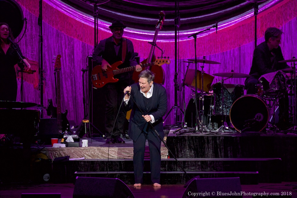 k.d. lang, Arlene Schnitzer Concert Hall, Portland'5 Centers for the Arts, photo by John Alcala