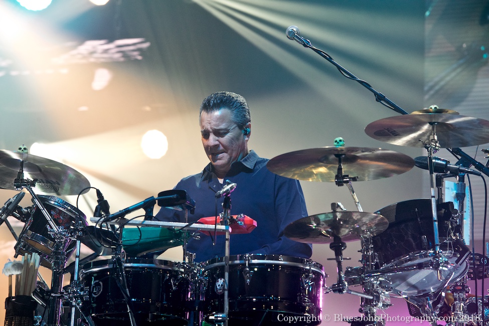 Santana, Veterans Memorial Coliseum, Rose Quarter, photo by John Alcala