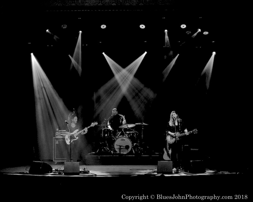 Joanne Shaw Taylor, Aladdin Theater, photo by John Alcala
