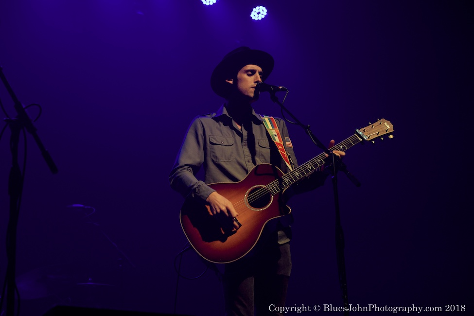 Tolan Shaw, Aladdin Theater, photo by John Alcala