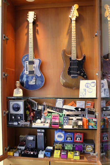 Nirvana, Billy Rancher and the Unreal Gods, Black Book Guitars, photo by David Mosher