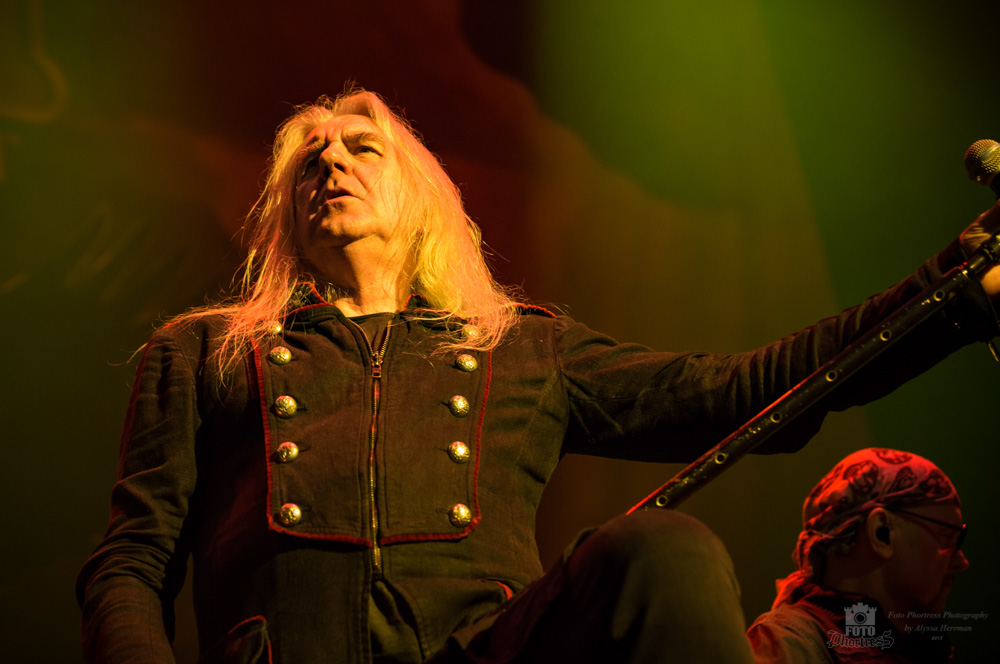Saxon, Veterans Memorial Coliseum, Rose Quarter, photo by Alyssa Herrman