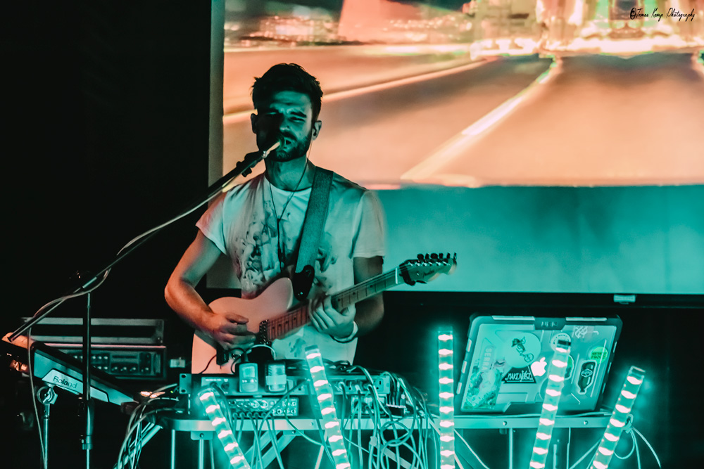 LEO ISLO, Kelly's Olympian, Vortex Music Magazine, photo by James Kemp