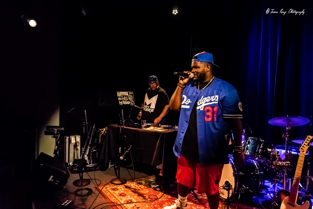 Mic Capes, Kelly's Olympian, Vortex Music Magazine, photo by James Kemp