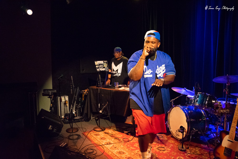 Mic Capes, Kelly's Olympian, Vortex Music Magazine, photo by James Kemp