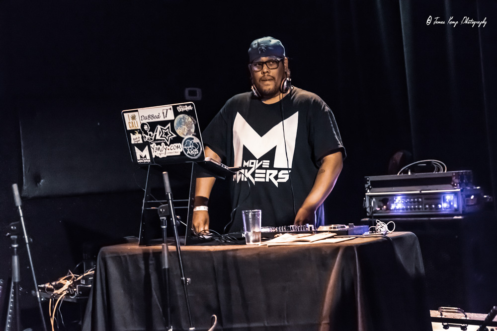 Mic Capes, Kelly's Olympian, Vortex Music Magazine, photo by James Kemp