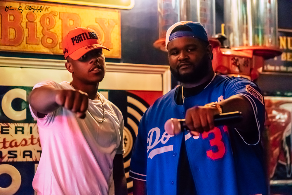 Mic Capes, Kelly's Olympian, Vortex Music Magazine, photo by James Kemp