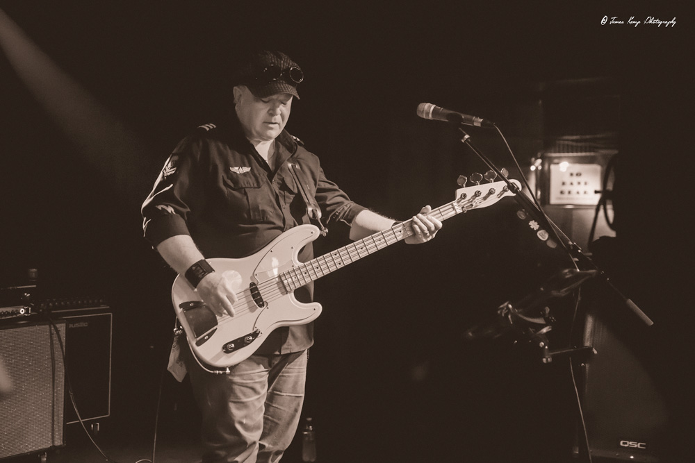 The Bar Pilots, The Analog Cafe [CLOSED], Portland Metro Records, photo by James Kemp
