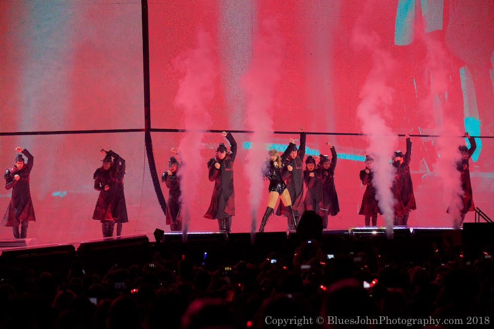 Taylor Swift, photo by John Alcala