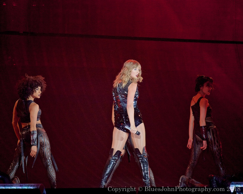 Taylor Swift, photo by John Alcala