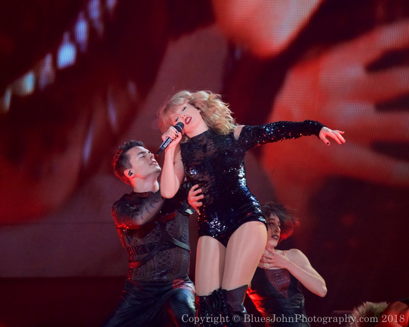 Taylor Swift, photo by John Alcala