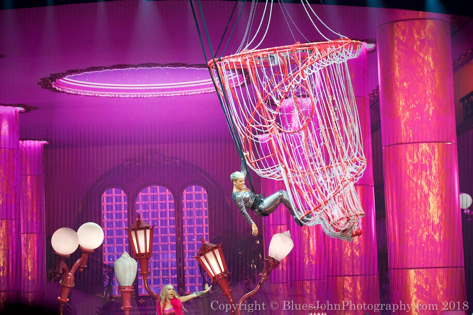 P!nk, Moda Center, photo by John Alcala