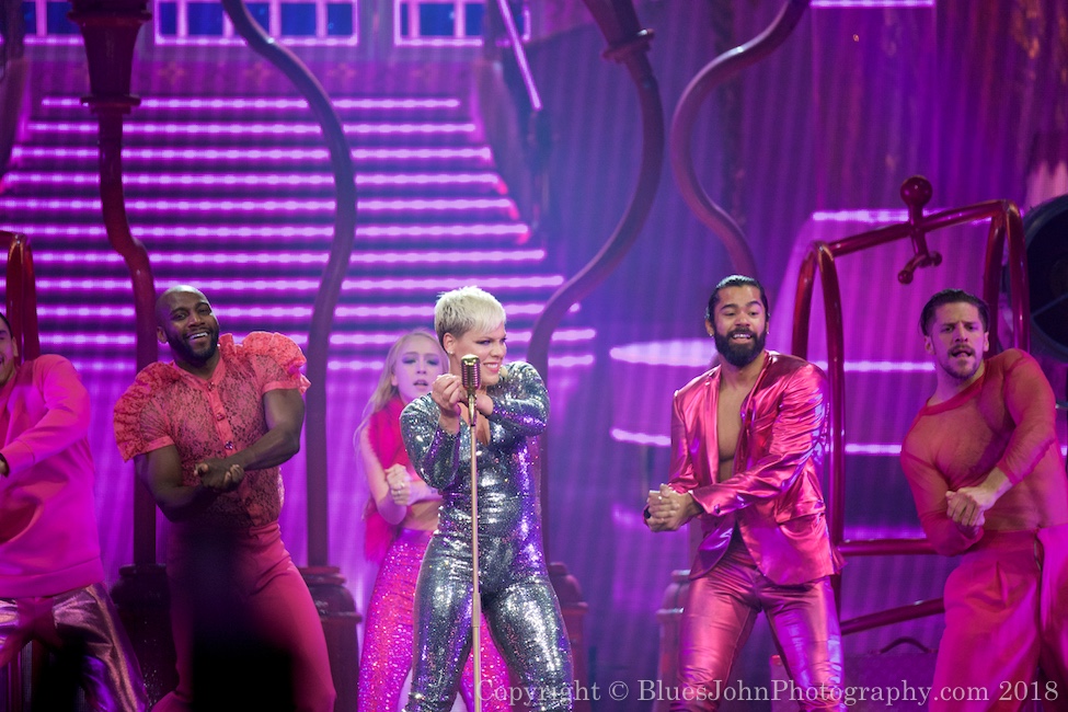 P!nk, Moda Center, photo by John Alcala
