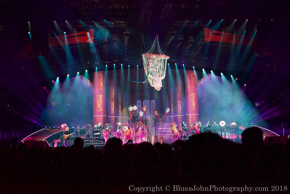 P!nk, Moda Center, photo by John Alcala