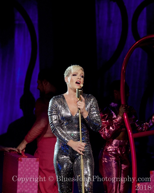 P!nk, Moda Center, photo by John Alcala
