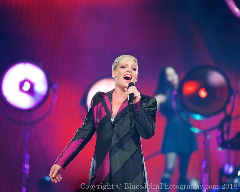 P!nk, Moda Center, photo by John Alcala