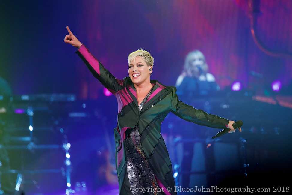 P!nk, Moda Center, photo by John Alcala