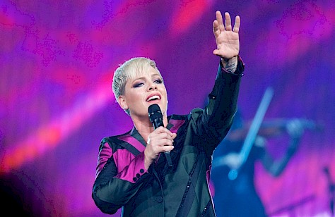 P!nk, Moda Center, photo by John Alcala