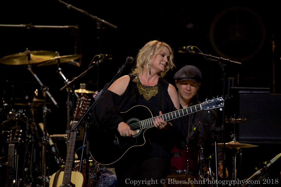 JD & The Straight Shot, Moda Center, photo by John Alcala