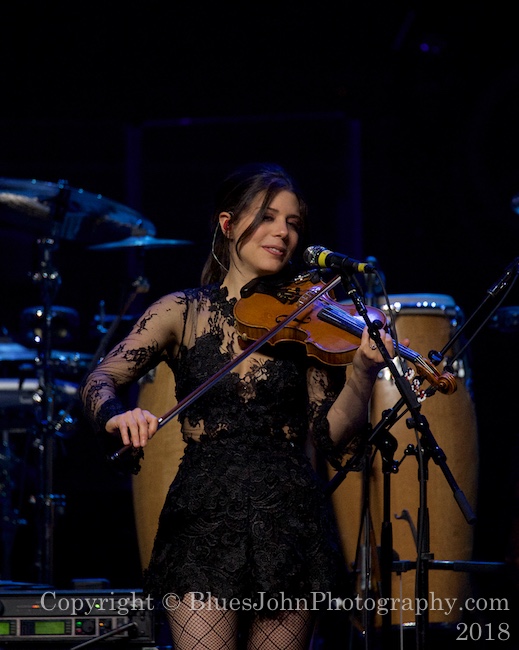 JD & The Straight Shot, Moda Center, photo by John Alcala